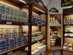 開(kāi)張三瘋奶茶加盟店成本需要多少錢(qián)呢?