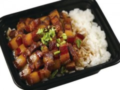 南哥便當加盟有優(yōu)勢嗎？葷素搭配營養(yǎng)均衡快餐新風尚！