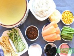 米線加盟哪家好？大連南湖故事過(guò)橋米線加盟費(fèi)多少？
