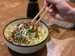 南京小鮮鮮抄手可以加盟嗎？帶來一次味蕾的挑戰(zhàn)
