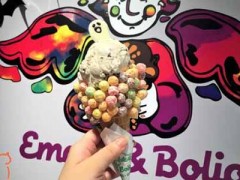 美國Emack&Bolio's堆疊冰淇淋加盟好嗎？單日售賣700支 生意火爆