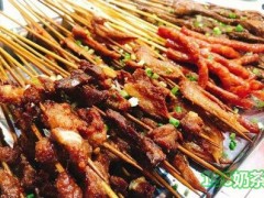 但氏油炸串串加盟條件是什么？小吃加盟什么好？