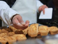 草雞蛋現(xiàn)做蛋糕加盟，簡單易操作的創(chuàng)業(yè)項(xiàng)目！