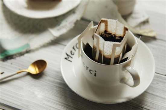 掛耳咖啡好不好？比不上現(xiàn)磨，但也足夠吊打速溶！