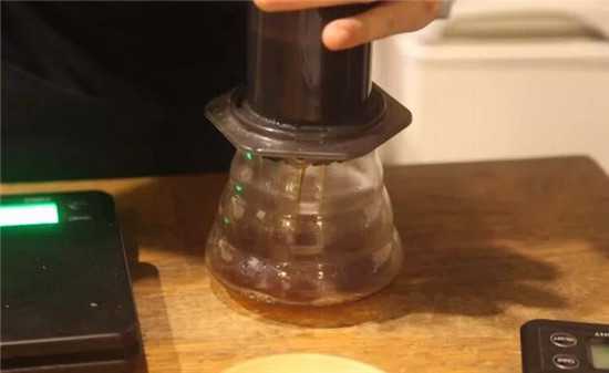 如何用愛樂壓沖一杯咖啡？