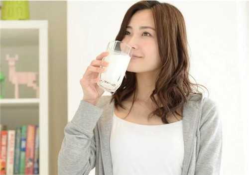 咖啡、濃茶會(huì)導(dǎo)致骨質(zhì)疏松？補(bǔ)充鈣質(zhì)這樣做！