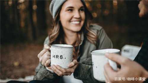 品鑒咖啡時，嗅覺的意義遠(yuǎn)遠(yuǎn)大于味覺