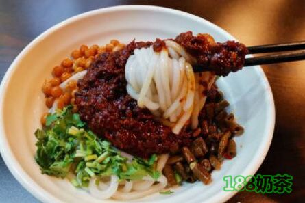 粉底業(yè)加盟費(fèi)多少錢?標(biāo)準(zhǔn)直營店只需3.38萬【表】!