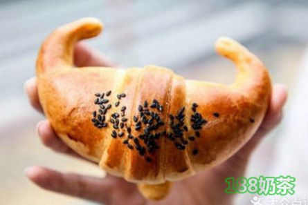 三角涌黃金牛角包加盟
