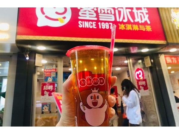 一個蜜雪冰城的店一年能賺多少錢，探索好品牌的前景