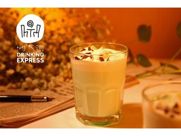 地下鐵奶茶加盟費(fèi)官網(wǎng)電話，幾種招牌產(chǎn)品成為門店的搖錢樹