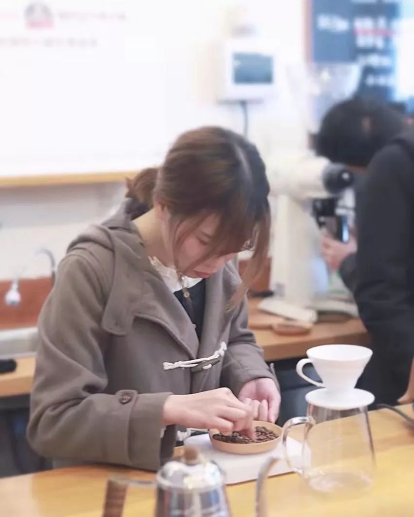 https://image.ipaiban.com/upload-ueditor-image-20191016-1571224005318013740.jpg