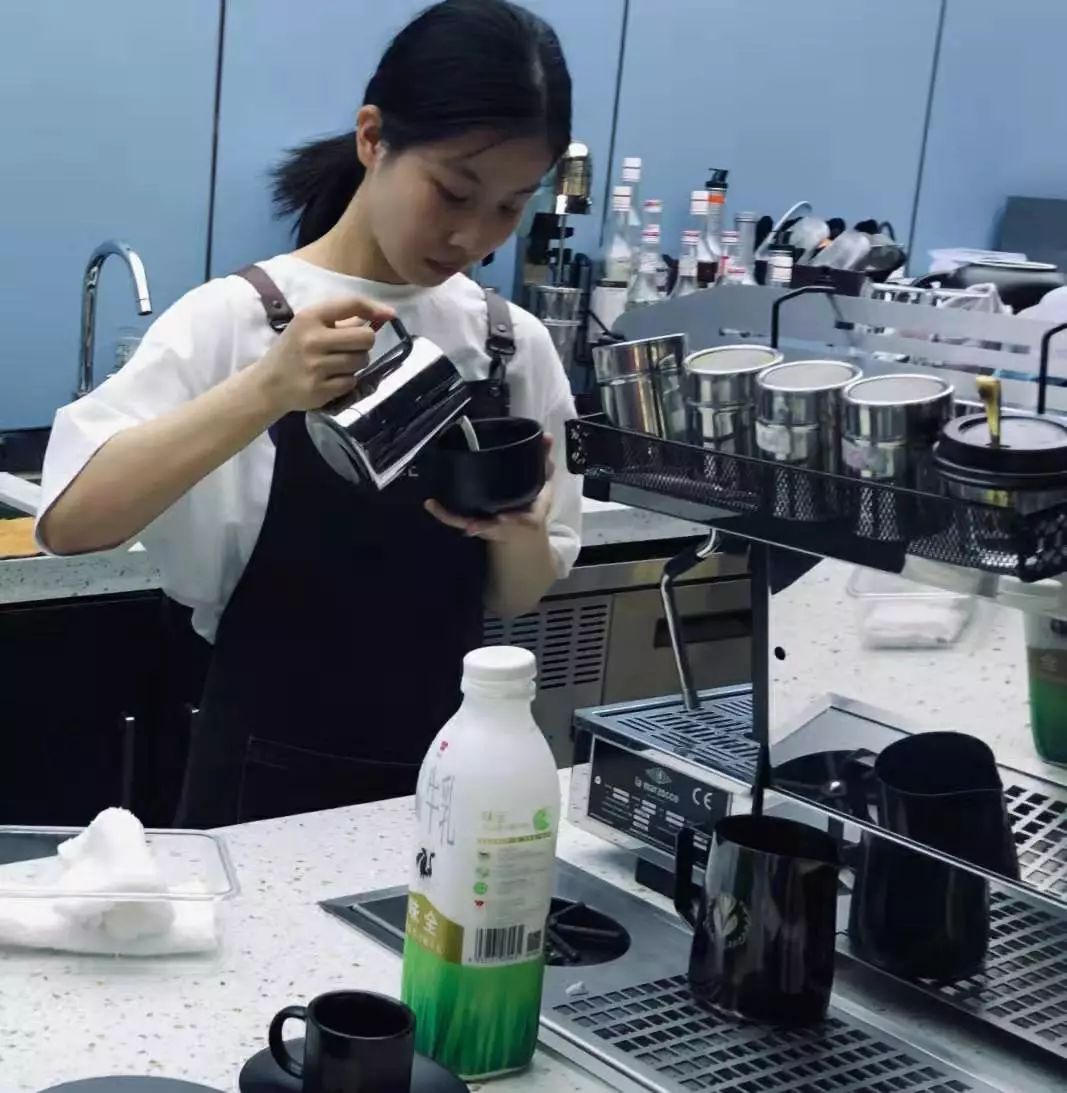 https://image.ipaiban.com/upload-ueditor-image-20191112-1573552242536053319.jpg