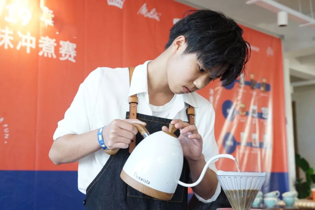 https://image.ipaiban.com/upload-ueditor-image-20191016-1571223747984022264.jpg