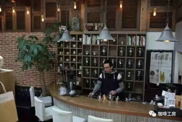 專訪 | 他經(jīng)營著上海最好的手沖咖啡館魯馬滋