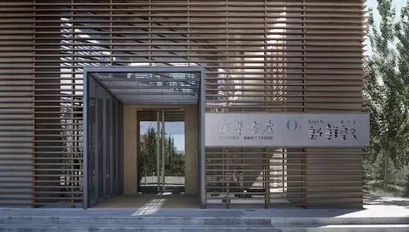 從遇冷到受捧：實(shí)體書店的“求生之路”，咖啡館應(yīng)該學(xué)什么？