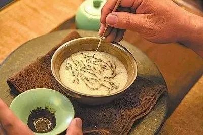 在茶飲上拉花、雕花   宋朝人就會(huì)了