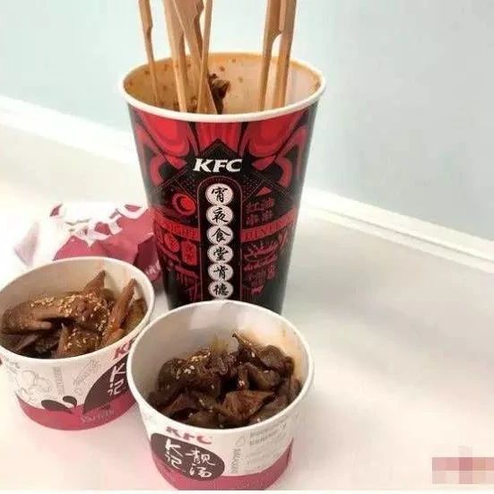 肯德基剛推款茶飲，現(xiàn)在又?jǐn)]起了串串