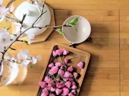 櫻花季，不在飲品里加入貌美的櫻花還怎么混？