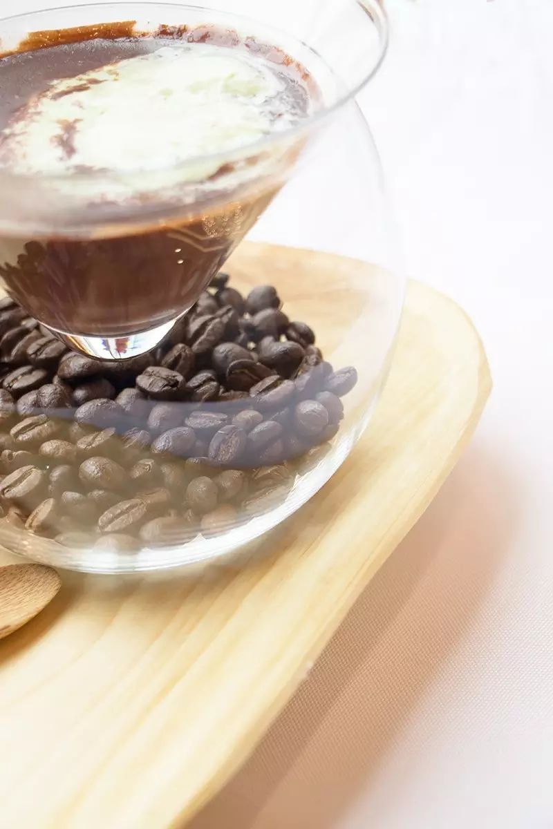 別只再加牛奶和糖了 這十種材料才是咖啡的新寵