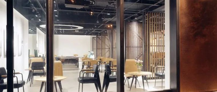 ㎡的奶茶店 有必要裝個玻璃門嗎？許多老板為此糾結(jié)