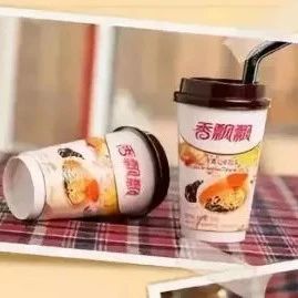 奶茶杯還在繞著地球轉(zhuǎn)，可奶茶卻賣不動了
