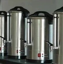 奶茶店保溫桶沒蓋蓋子 竟這么危險