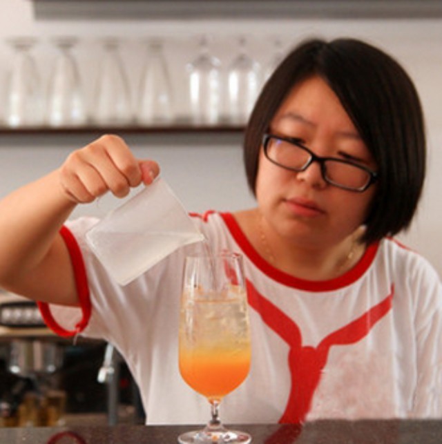 【資訊】 后女孩利用團購網(wǎng)站勇闖時尚飲品市場