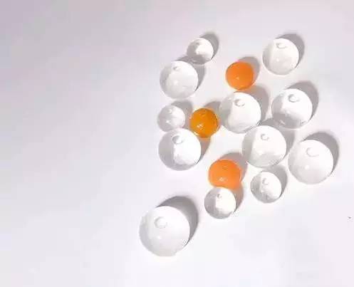 礦泉水的新打開方式！這樣喝水你見過嗎？