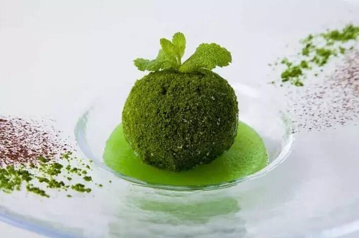 夏天來了，你可以來一口綠油油的苔玉冰淇淋