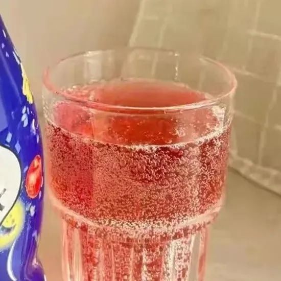種配料！這杯飲品一口能喝下半個(gè)元素周期表