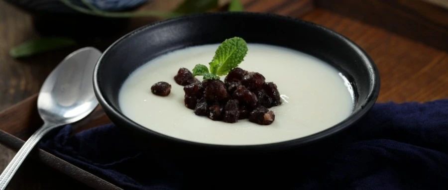 燒仙草、雙皮奶竟是即將變質(zhì)的原料做的？造謠也過下腦吧