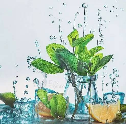 你家飲品和消費者之間差一張高大上的海報！