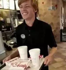 星巴克開展一項新業(yè)務 用來勾搭 后寶爸寶媽