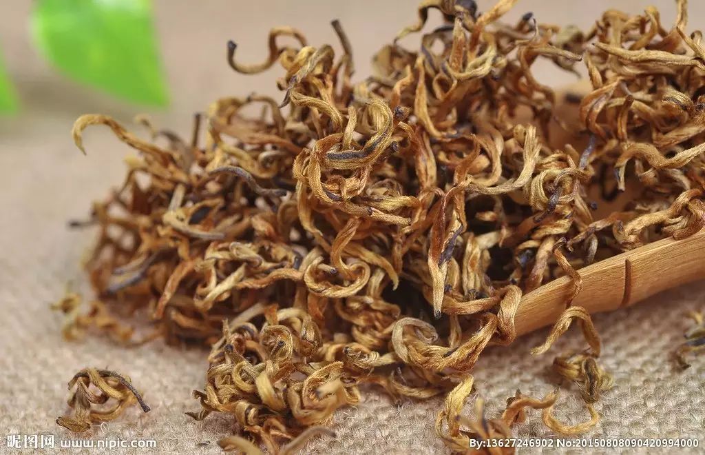 還傻傻分不清烏龍茶是青茶還是綠茶？作為茶道發(fā)源國的國人你必須了解的一些茶知識(shí)