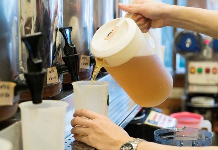 飲品店原料揭密：手搖“茶”到底都從哪里來？
