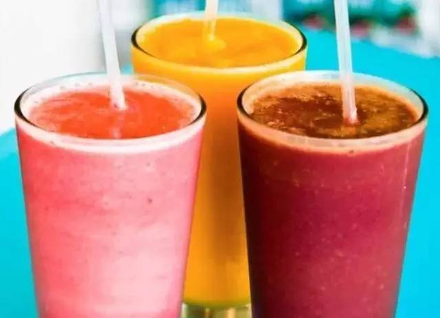 年利潤萬的飲品店如何經營的？