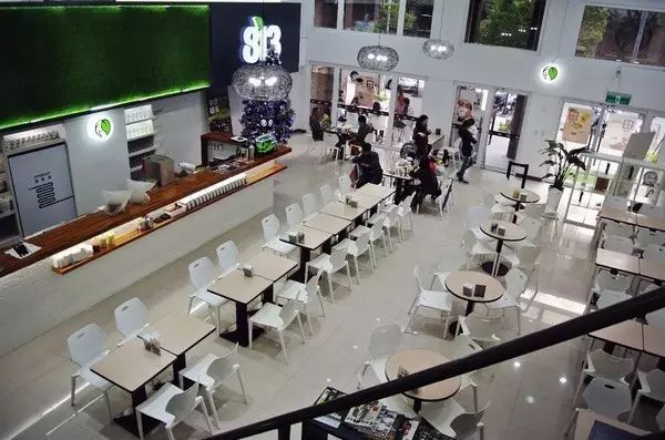 從檔口店到㎡，茶飲店為啥面積越開越大？