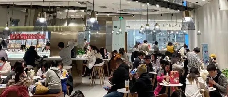 關(guān)店、裁員、預(yù)虧 新茶飲的競(jìng)爭(zhēng)才剛開(kāi)始
