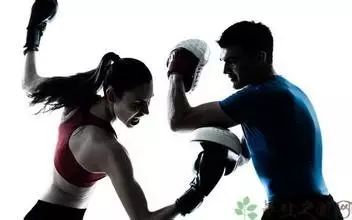 呵呵！專家又開(kāi)始掐架了  低糖飲品難道也會(huì)導(dǎo)致肥胖