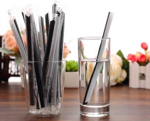 為了一個小吸管  加盟商跟連鎖總部鬧翻了