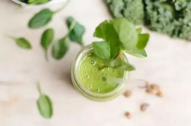 從去年開(kāi)始風(fēng)靡的冷壓果汁，今年還在流行嗎？