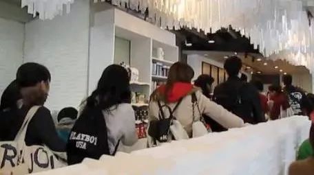 冬季奶茶店排隊減少？但你更應(yīng)該思考“排隊”問題！