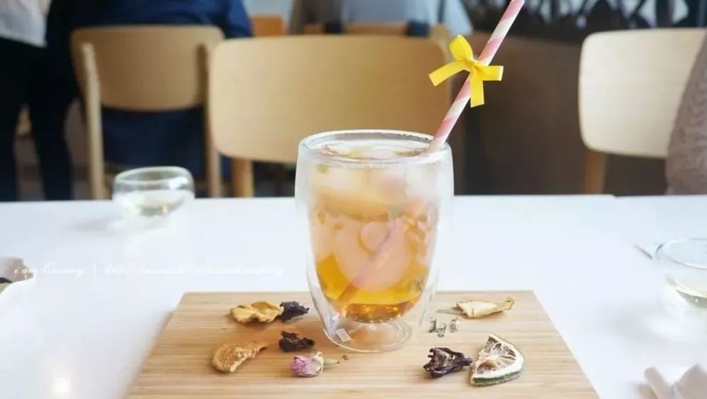 奶茶店競爭再升級：點點吧臺上的這個牌子，你注意到了嗎？