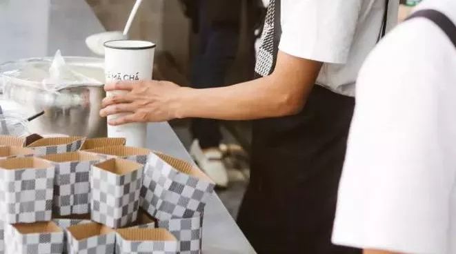 產(chǎn)品設(shè)計(jì)“套路多”：一杯有趣的奶茶，讓消費(fèi)者忍不住“尖叫”