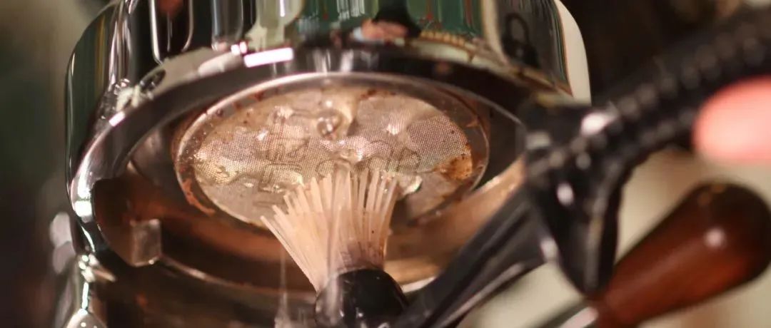 咖啡機(jī)不單外部清潔重要，內(nèi)部清潔也同等重要！