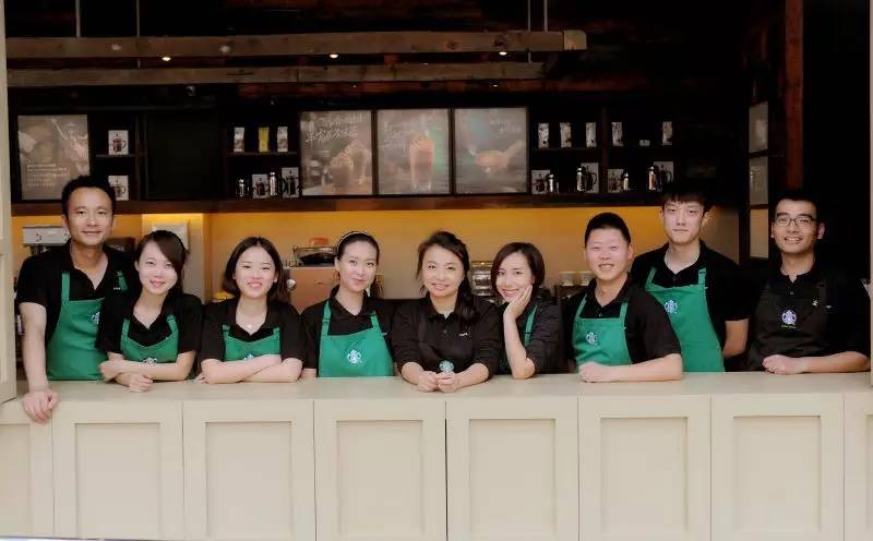 揭秘星巴克隱形福利：星巴克店經(jīng)理為何難挖？