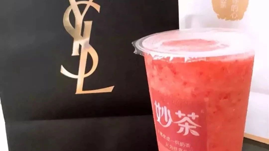 開店月，這個小店花不到塊錢，“擊潰”CoCo、一點點