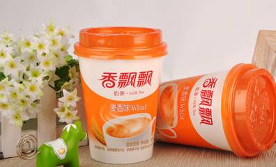 遭奶茶店和瓶裝茶圍剿，香飄飄還能繞地球幾圈？