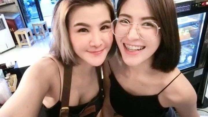 必朝圣！泰國(guó)“C罩杯”咖啡店又添新成員 , 網(wǎng)友：改成CUP E 才對(duì)吧！